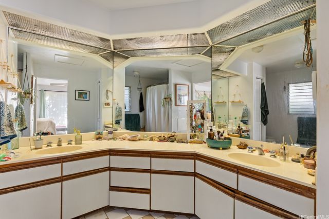 1255 Koko Head Avenue, Honolulu, HI 96816