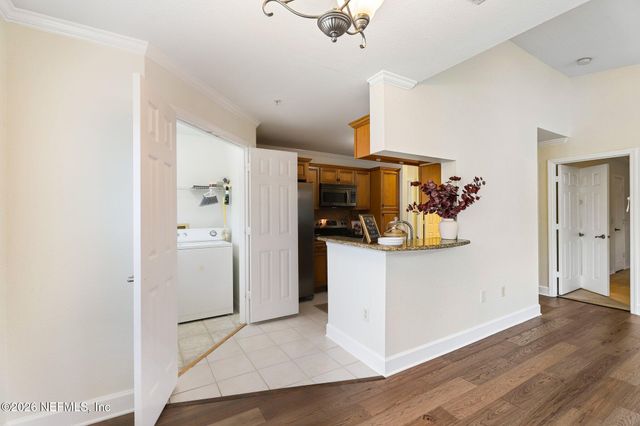 7800 POINT MEADOWS Drive 531, Jacksonville, FL 32256