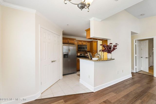 7800 POINT MEADOWS Drive 531, Jacksonville, FL 32256