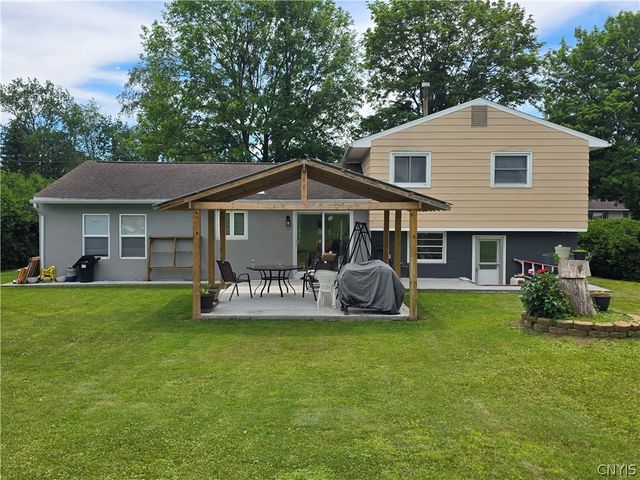 1305 Fairwood Drive, Utica, NY 13502