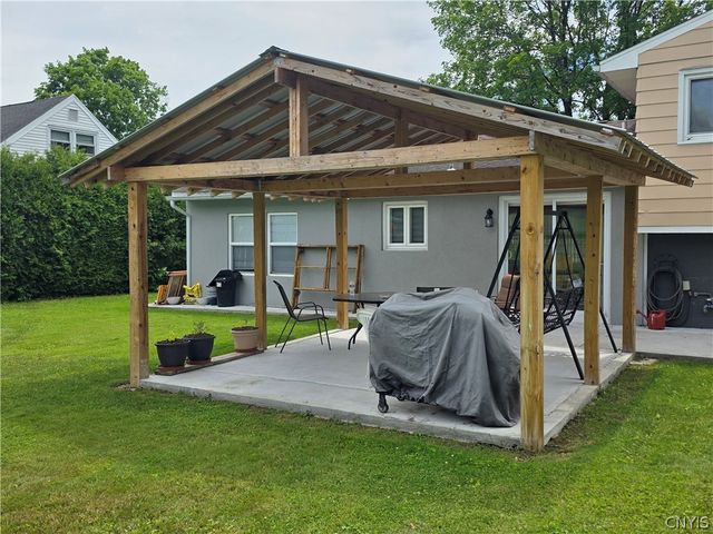 1305 Fairwood Drive, Utica, NY 13502