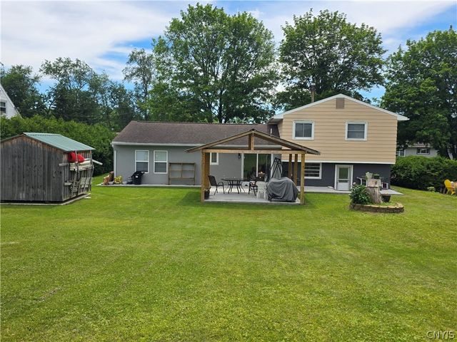 1305 Fairwood Drive, Utica, NY 13502