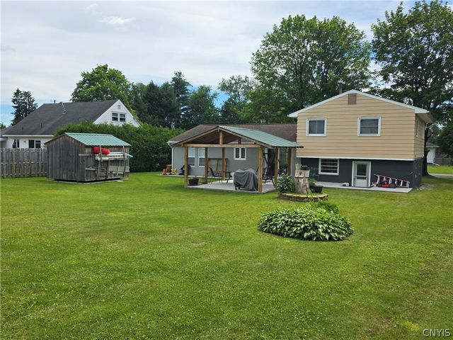 1305 Fairwood Drive, Utica, NY 13502