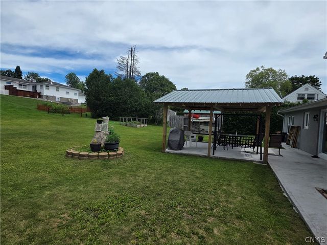 1305 Fairwood Drive, Utica, NY 13502