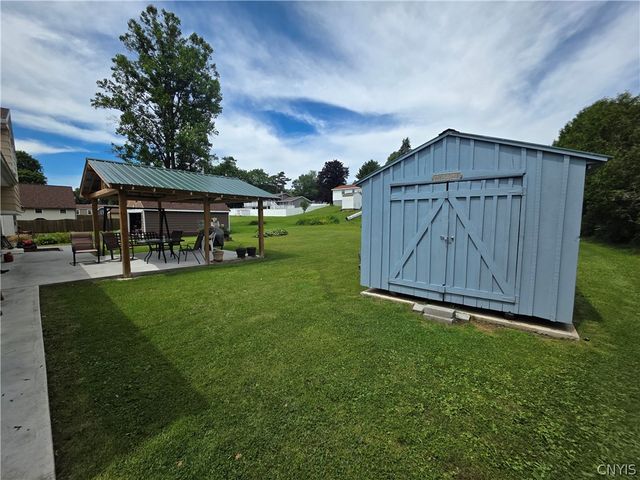 1305 Fairwood Drive, Utica, NY 13502
