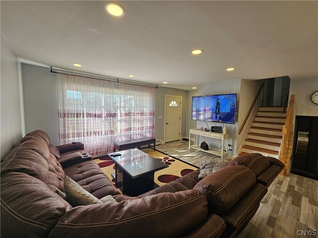 1305 Fairwood Drive, Utica, NY 13502