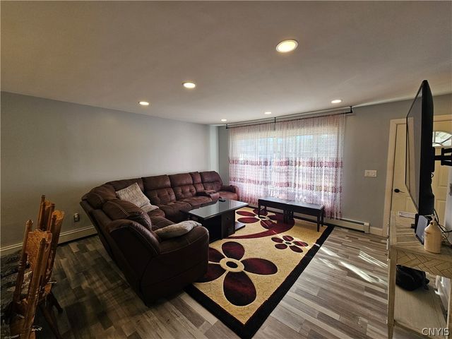 1305 Fairwood Drive, Utica, NY 13502