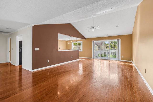 3894 Stillwood Dr., Myrtle Beach, SC 29588