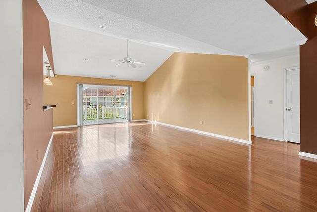 3894 Stillwood Dr., Myrtle Beach, SC 29588