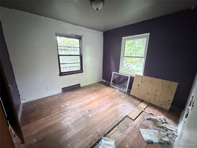 318 E Myrtle Avenue, Flint, MI 48505