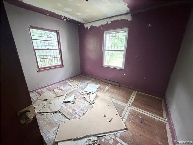 318 E Myrtle Avenue, Flint, MI 48505