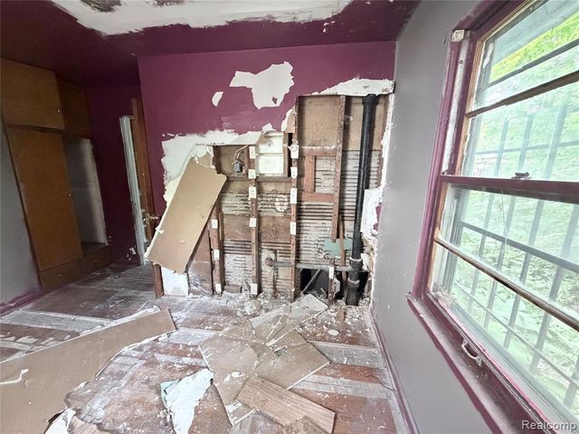 318 E Myrtle Avenue, Flint, MI 48505