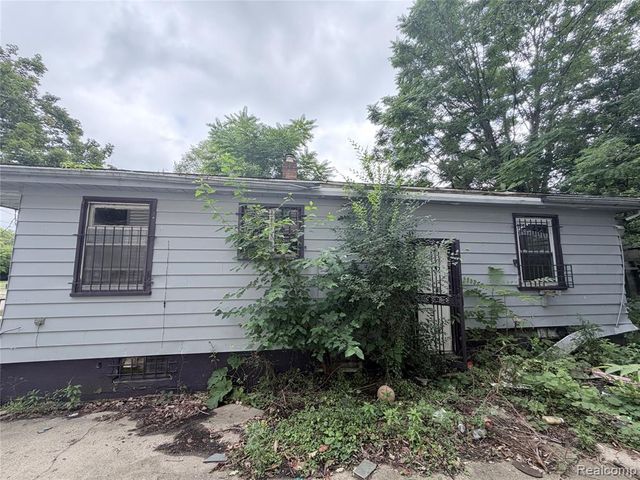 318 E Myrtle Avenue, Flint, MI 48505