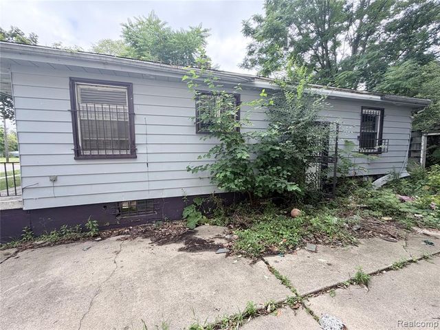 318 E Myrtle Avenue, Flint, MI 48505