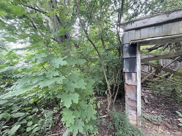318 E Myrtle Avenue, Flint, MI 48505