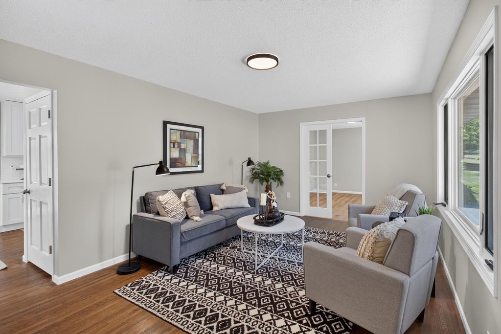 597 Meadow Lane, Woodbury, MN 55125 — photo 2