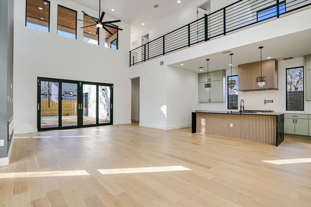 1901 W Saint Johns Ave, Austin, TX 78757