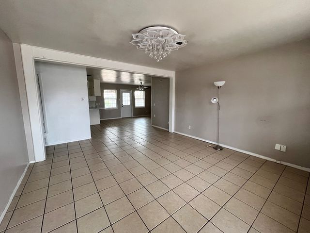 3923 W Illinois Ave, Midland, TX 79703