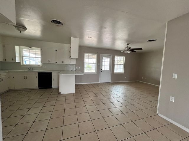 3923 W Illinois Ave, Midland, TX 79703