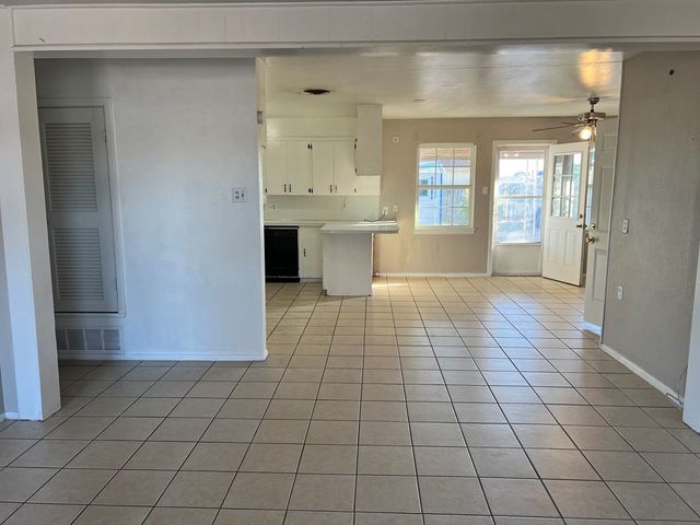 3923 W Illinois Ave, Midland, TX 79703