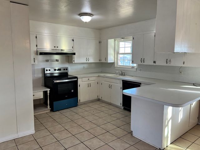 3923 W Illinois Ave, Midland, TX 79703