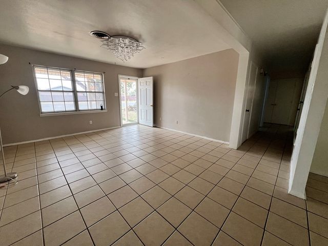 3923 W Illinois Ave, Midland, TX 79703