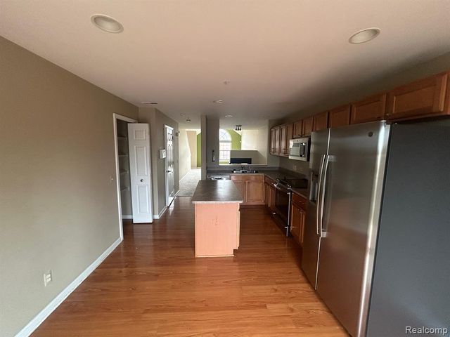 39460 Springwater Drive, Northville, MI 48168