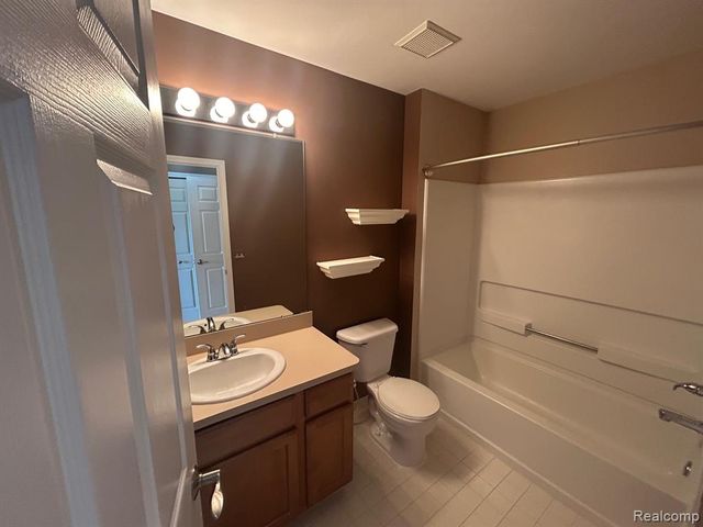 39460 Springwater Drive, Northville, MI 48168