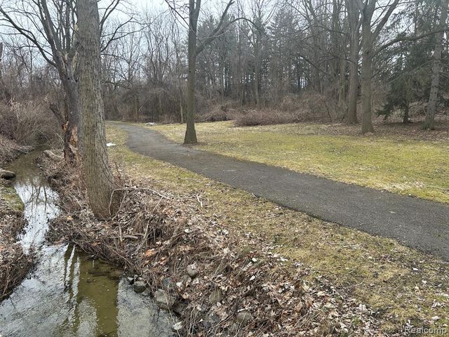39460 Springwater Drive, Northville, MI 48168
