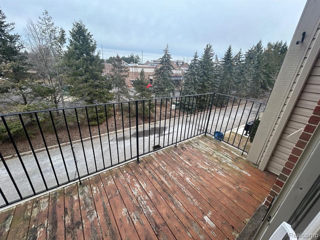 39460 Springwater Drive, Northville, MI 48168