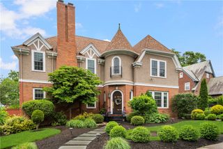 34 Dryden Avenue, Pawtucket, RI 02860