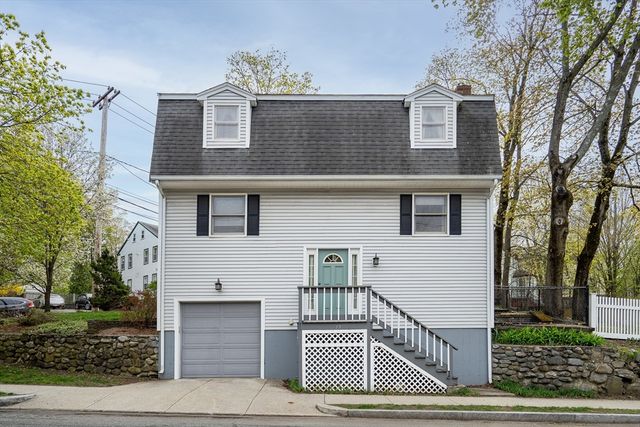 17 John St, Reading, MA 01867
