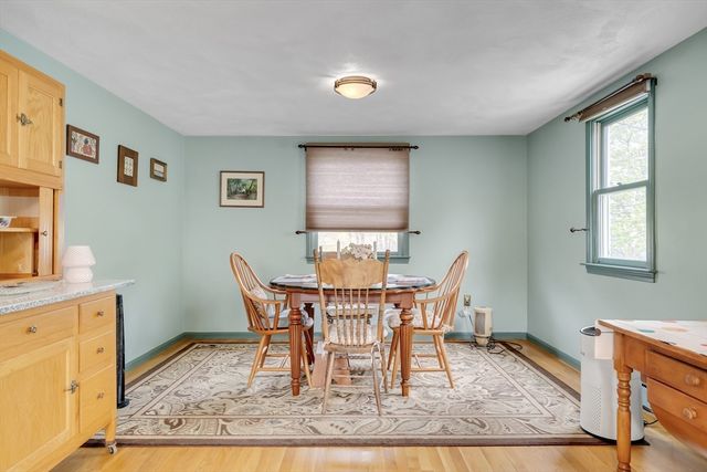17 John St, Reading, MA 01867