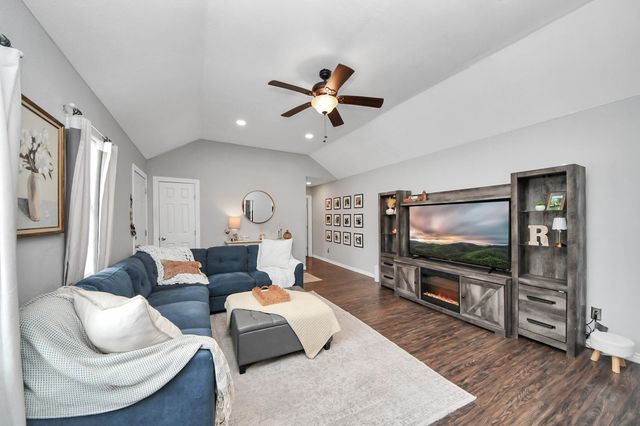 13826 Northlake Drive, Houston, TX 77049
