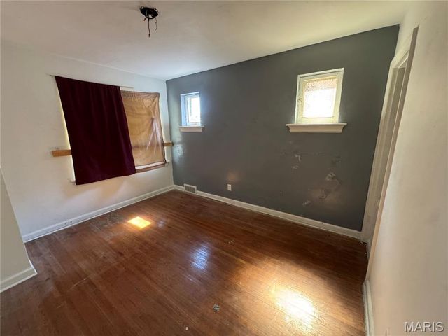 5926 McArthur Avenue, St Louis, MO 63120