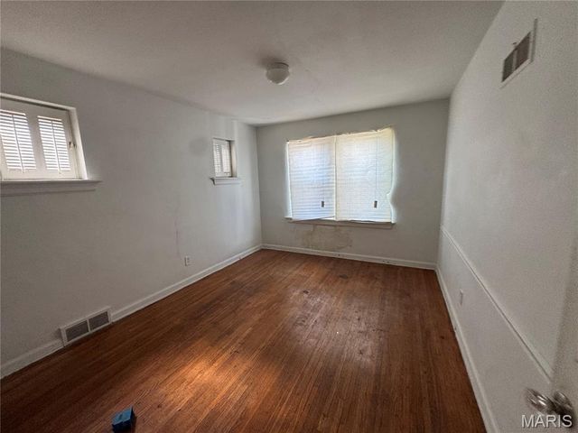 5926 McArthur Avenue, St Louis, MO 63120