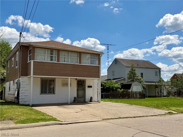 3504 Hemlock Avenue, Parkersburg, WV 26104