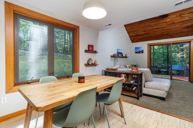 23-25 Hog Hill Rd, Pepperell, MA 01463