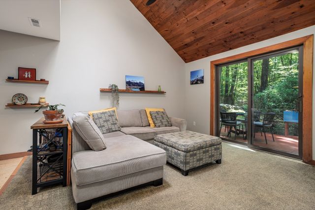 23-25 Hog Hill Rd, Pepperell, MA 01463