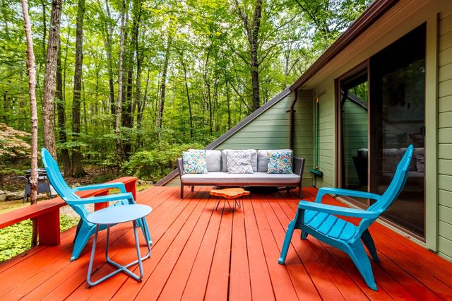 23-25 Hog Hill Rd, Pepperell, MA 01463