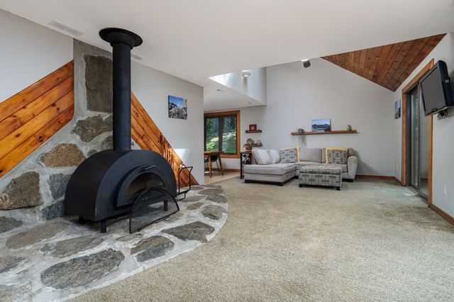23-25 Hog Hill Rd, Pepperell, MA 01463