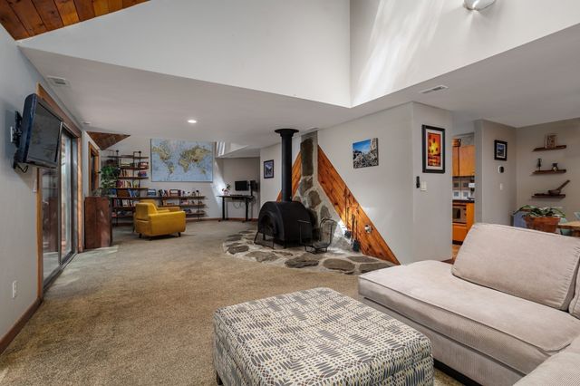 23-25 Hog Hill Rd, Pepperell, MA 01463