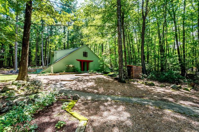 23-25 Hog Hill Rd, Pepperell, MA 01463