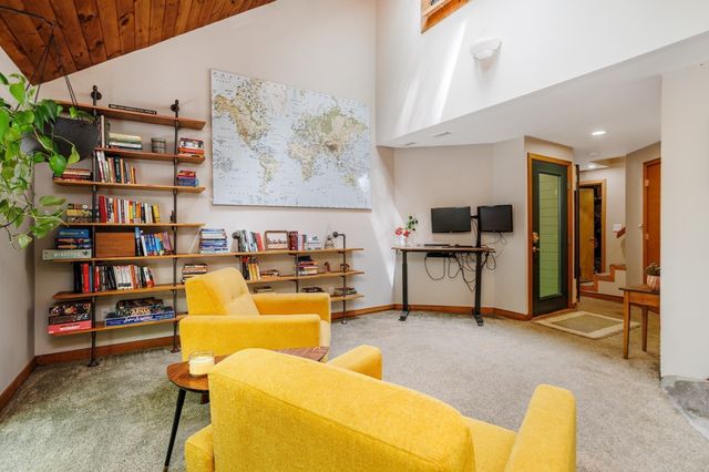 23-25 Hog Hill Rd, Pepperell, MA 01463