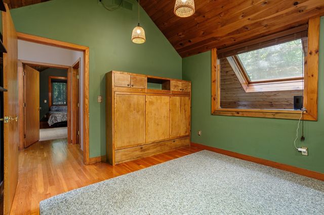 23-25 Hog Hill Rd, Pepperell, MA 01463