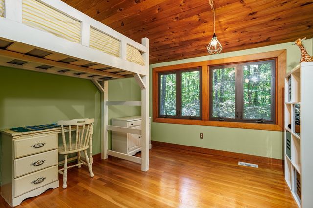23-25 Hog Hill Rd, Pepperell, MA 01463