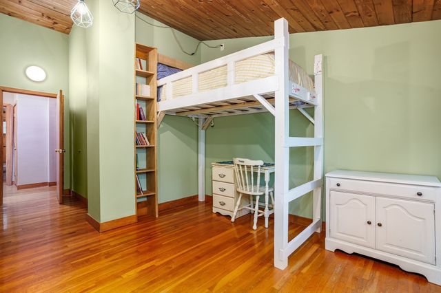 23-25 Hog Hill Rd, Pepperell, MA 01463