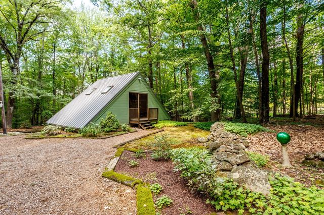 23-25 Hog Hill Rd, Pepperell, MA 01463