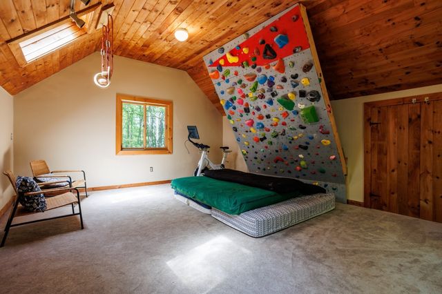 23-25 Hog Hill Rd, Pepperell, MA 01463