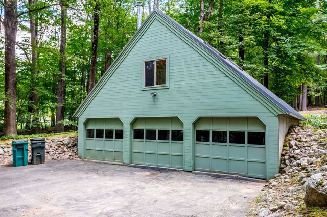23-25 Hog Hill Rd, Pepperell, MA 01463